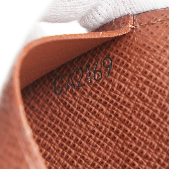 Louis Vuitton Monogram Card Case M63801 - Picture 6 of 6